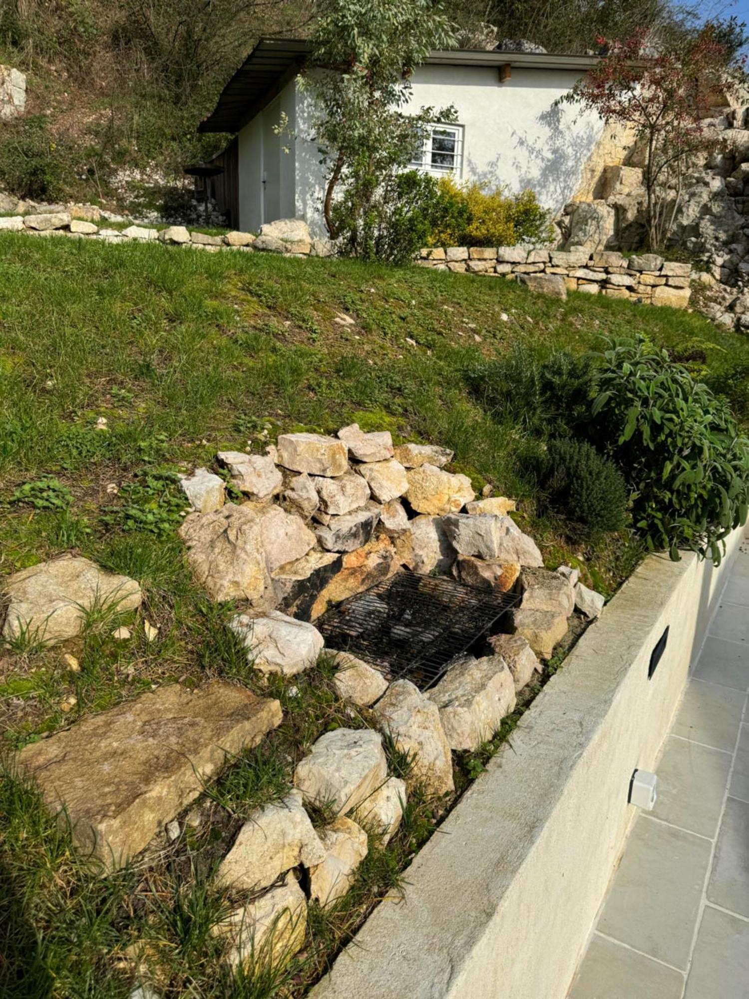 Maison Au Bord De L'Eau Les Roches Rochefort-sur-Nenon Exterior foto