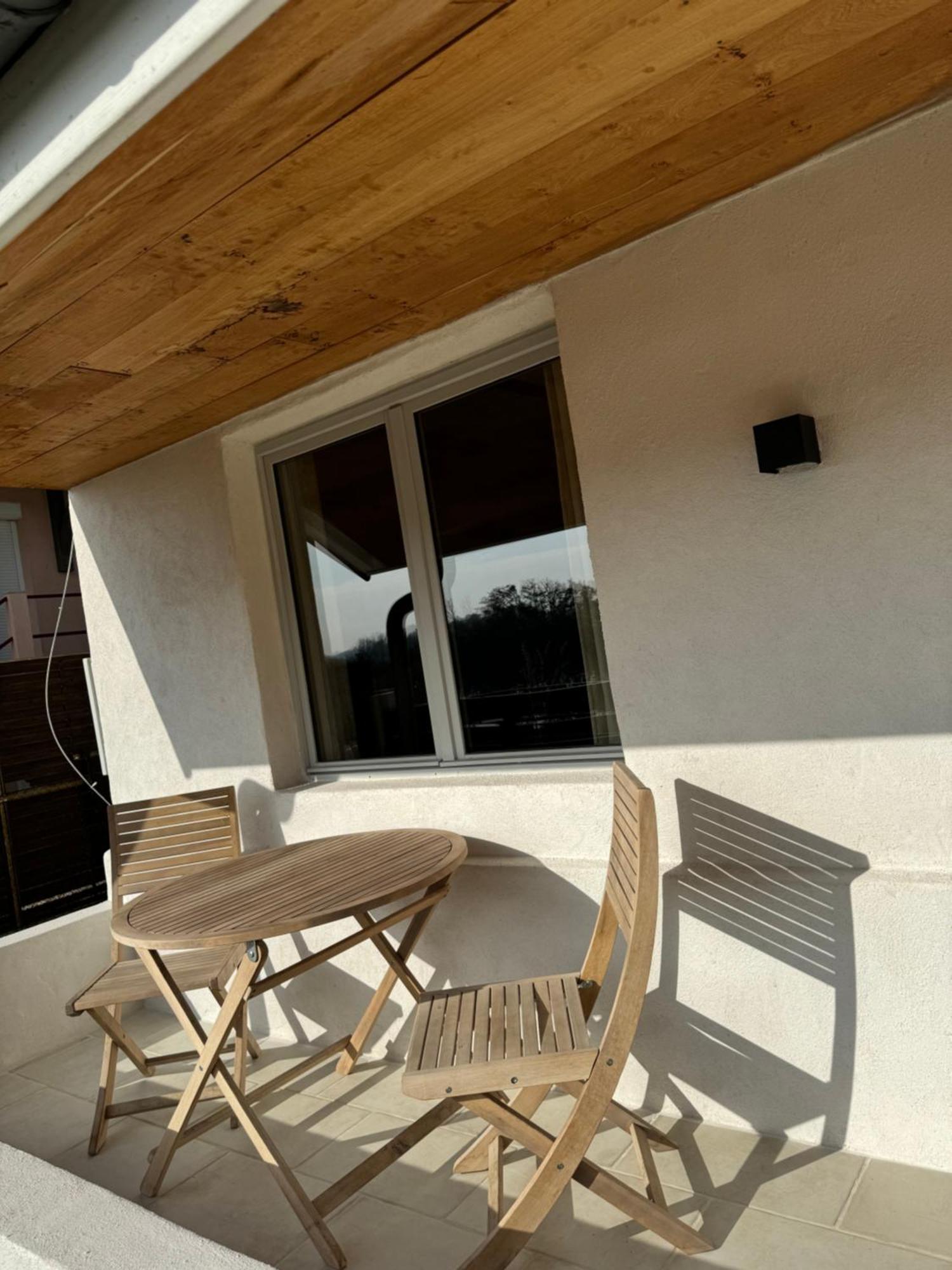 Maison Au Bord De L'Eau Les Roches Rochefort-sur-Nenon Exterior foto